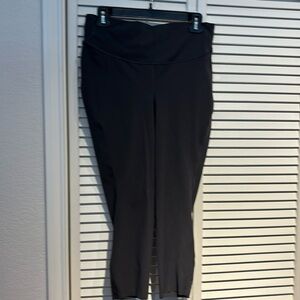 Lululemon gray capris inseam 22-23 drawstring and inside waist pocket